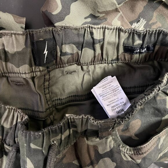Jeaniologie Men's Ripped Knee Camo Jagger Jogger Pants - Size Small (28) - NWT - Picture 6 of 6